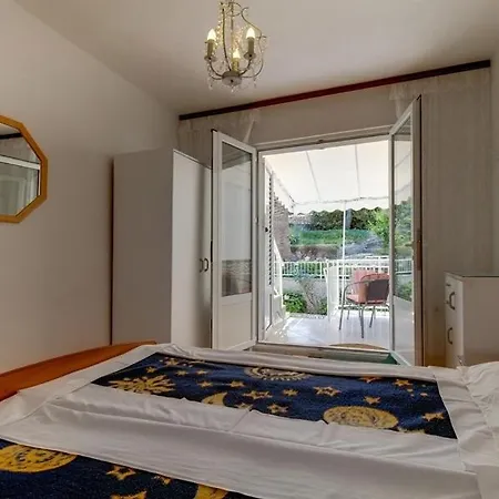Marinko - Near Cikat Bay & Town Center With Private Parking 公寓
