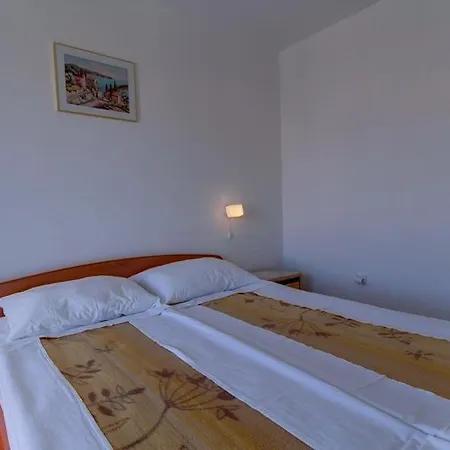 公寓 Marinko - Near Cikat Bay & Town Center With Private Parking 木洛希尼