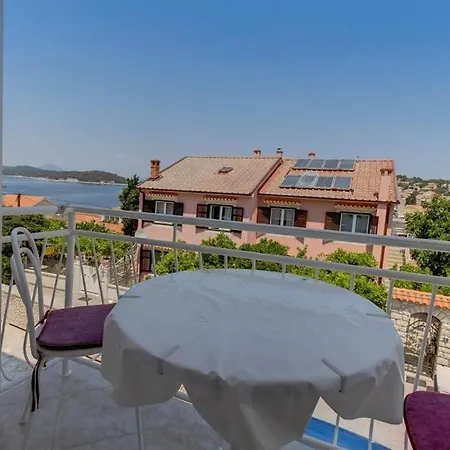 Marinko - Near Cikat Bay & Town Center With Private Parking 木洛希尼
